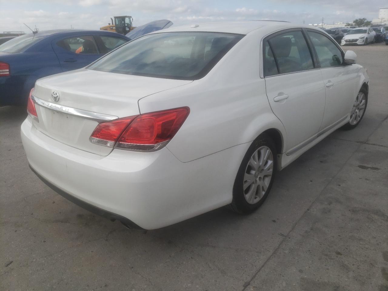 Photo 4 from auction – 2011 TOYOTA AVALON BAS with VIN 4T1BK3DB3BU418530
