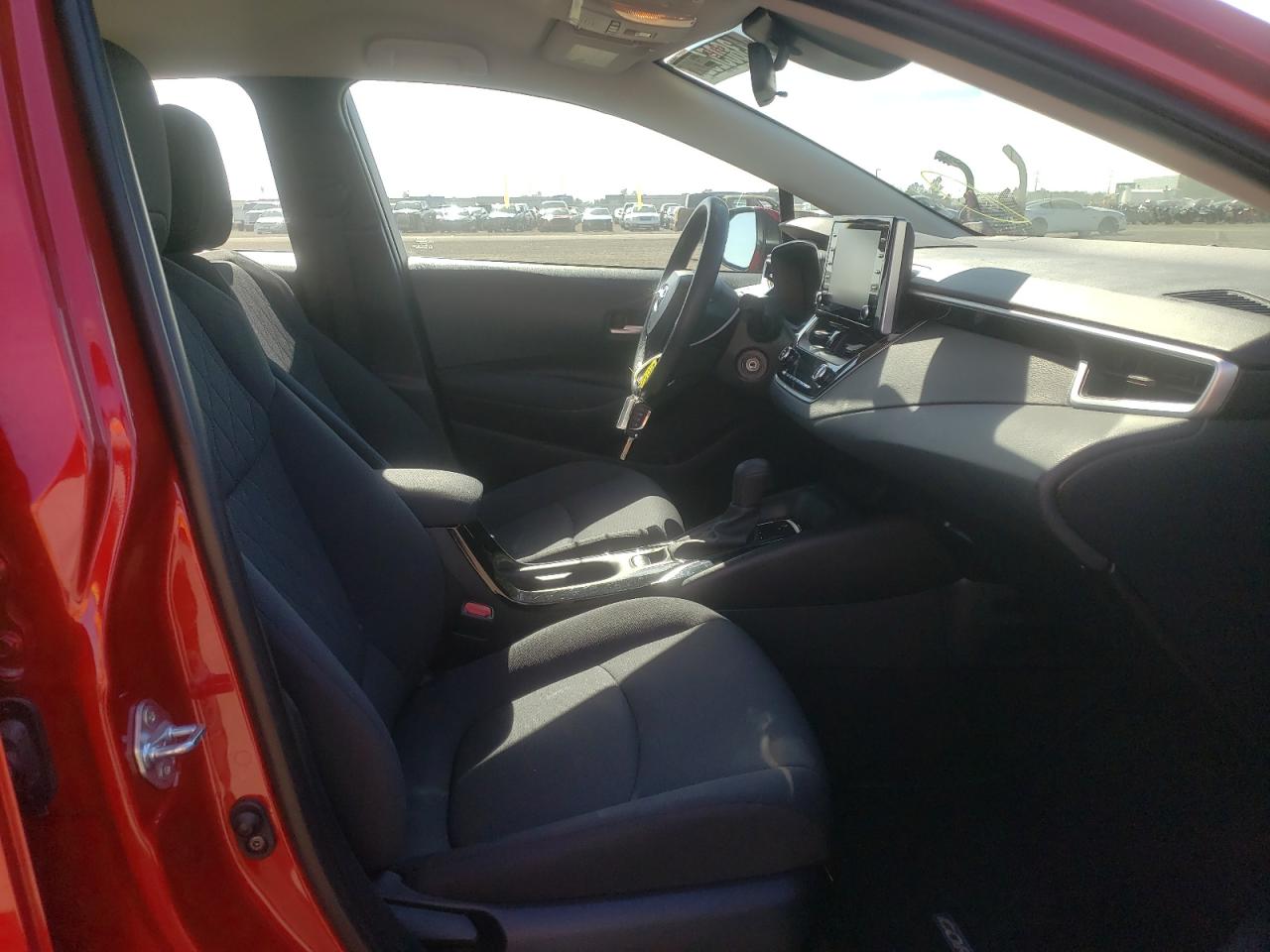 Photo 5 from auction – 2021 TOYOTA COROLLA LE with VIN 5YFEPMAE4MP213726