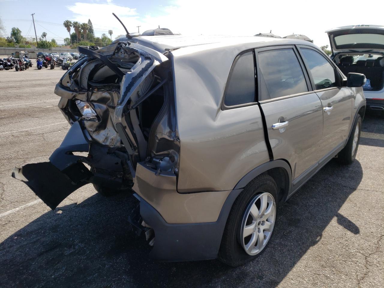 Photo 4 from auction – 2011 KIA SORENTO BA with VIN 5XYKT3A19BG050028