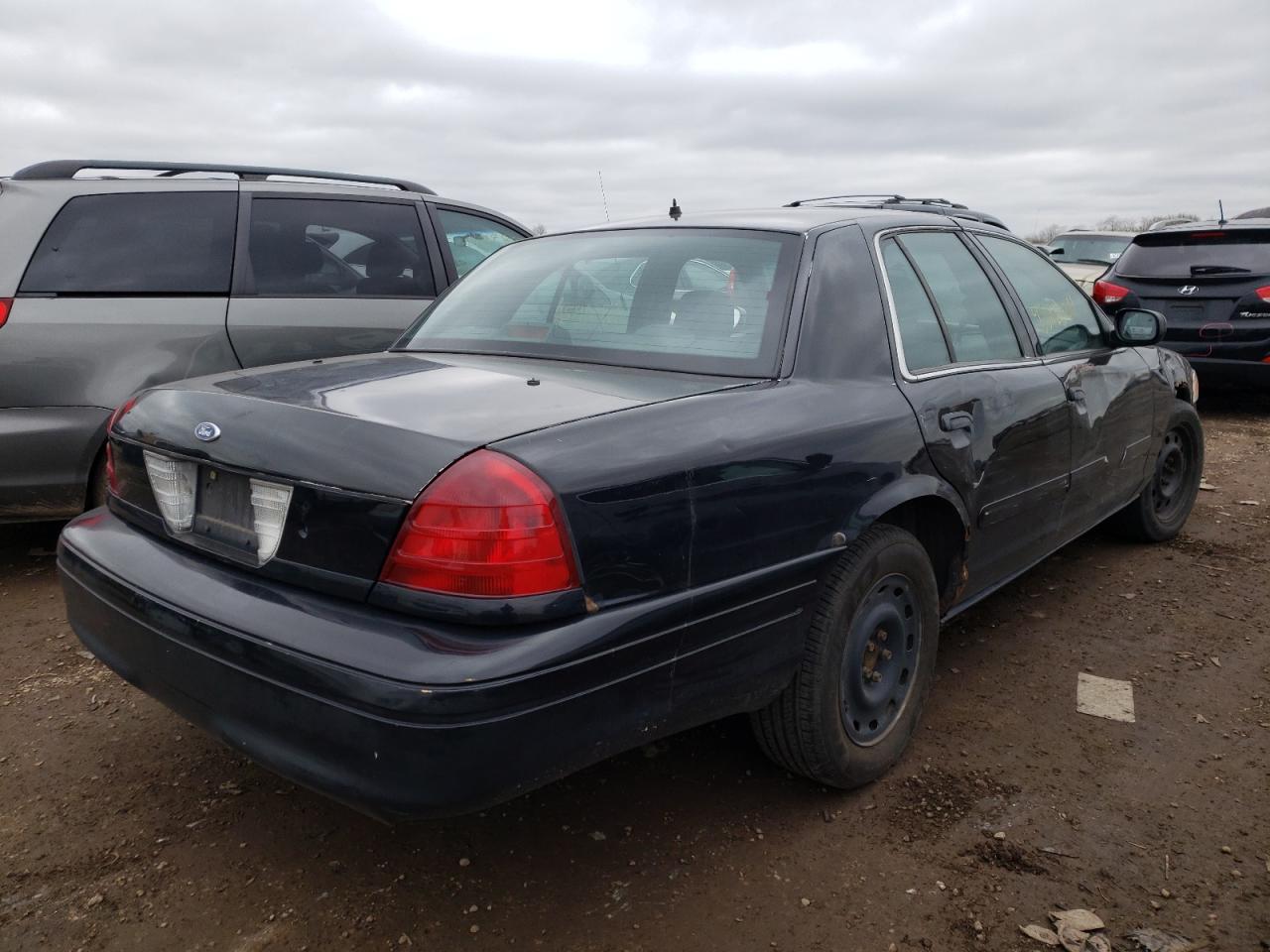 Photo 4 from auction – 2003 FORD CROWN VICT with VIN 2FAFP71W23X186539
