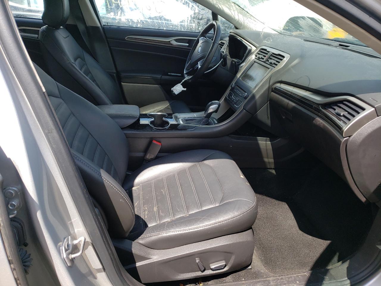 Photo 5 from auction – 2016 FORD FUSION SE with VIN 3FA6P0H95GR353794