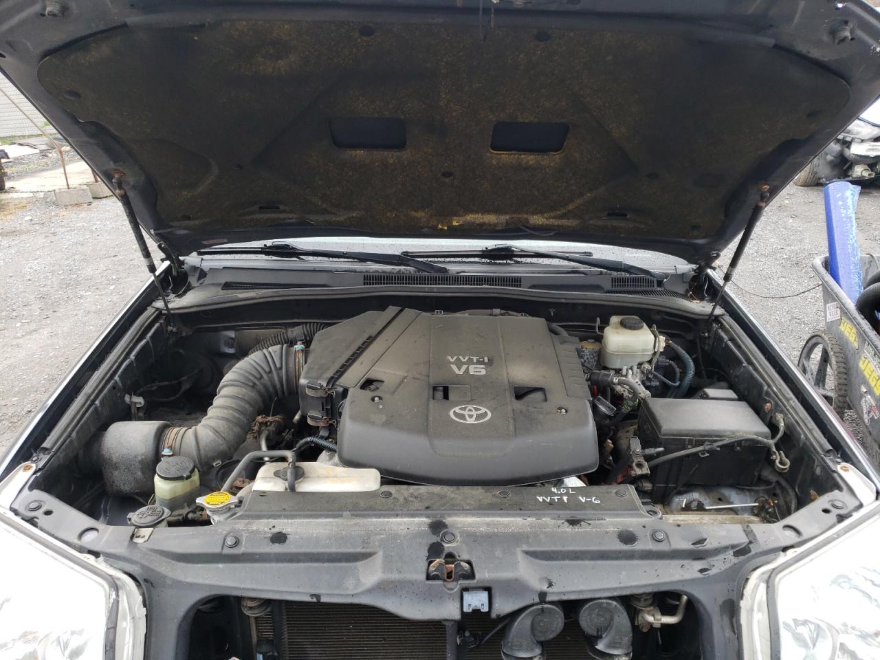 Photo 7 from auction – 2005 TOYOTA 4RUNNER SR with VIN JTEBU14R258041245