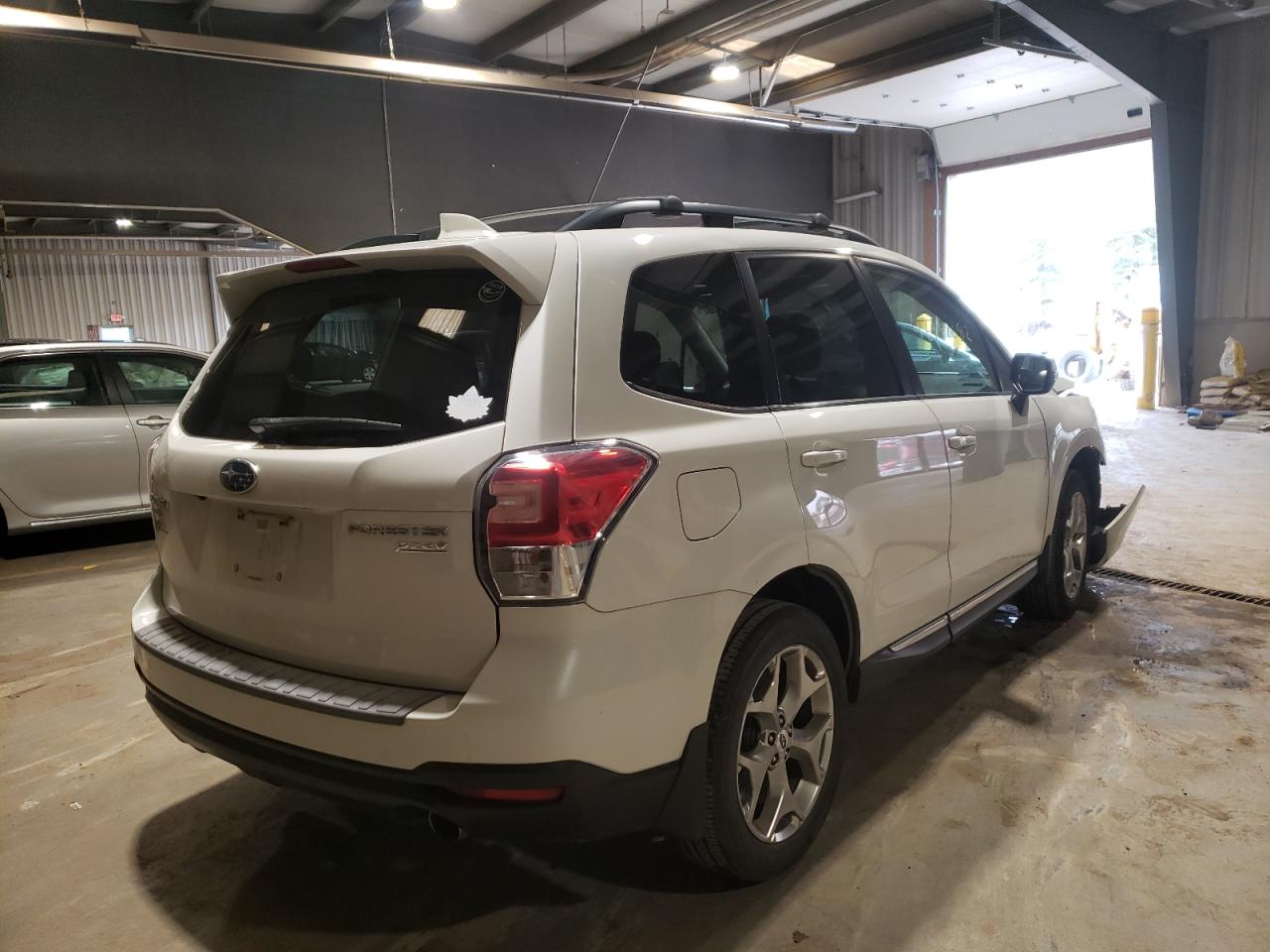 Photo 4 from auction – 2017 SUBARU FORESTER 2 with VIN JF2SJATC2HH537565