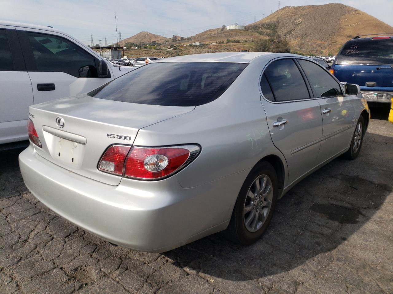 Photo 4 from auction – 2003 LEXUS ES 300 with VIN JTHBF30G230110623