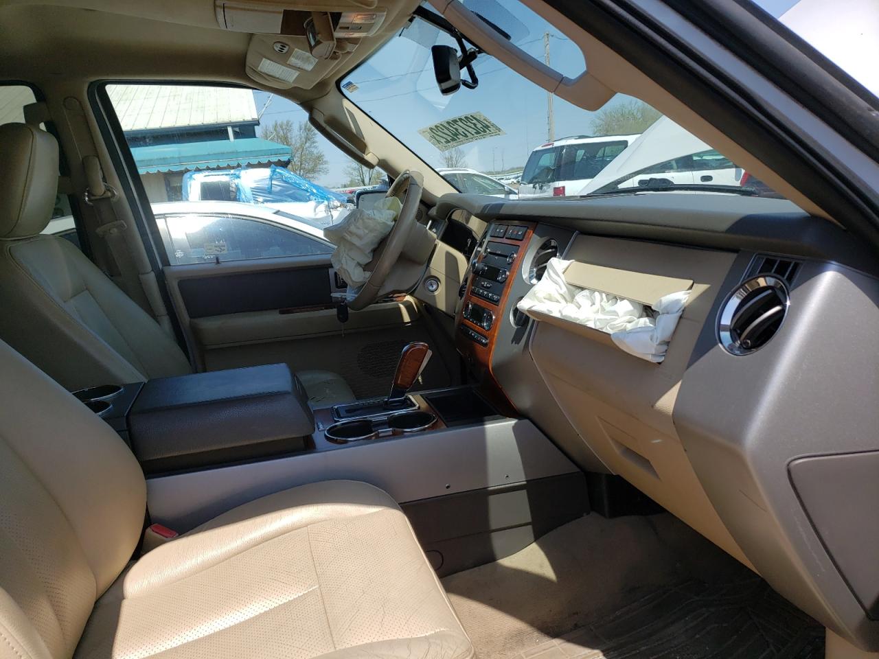 Photo 5 from auction – 2010 FORD EXPEDITION with VIN 1FMJU1J57AEA76470