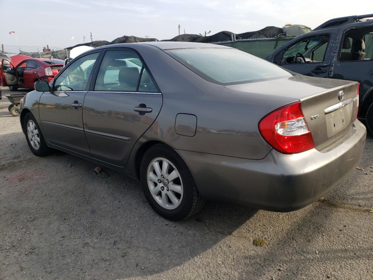 Photo 3 from auction – 2004 TOYOTA CAMRY LE with VIN 4T1BE32K64U878617