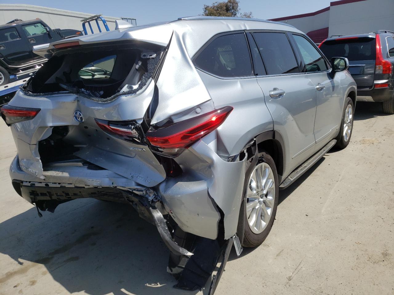 Photo 4 from auction – 2022 TOYOTA HIGHLANDER with VIN 5TDXBRCH0NS542962