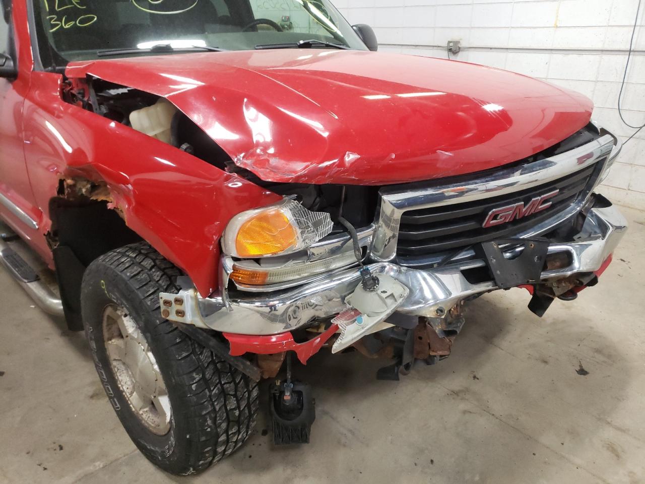 Photo 9 from auction – 2005 GMC NEW SIERRA with VIN 2GTEK13TX51206031