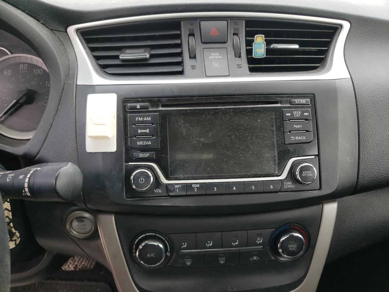 Photo 9 from auction – 2015 NISSAN SENTRA S with VIN 3N1AB7AP1FL696756