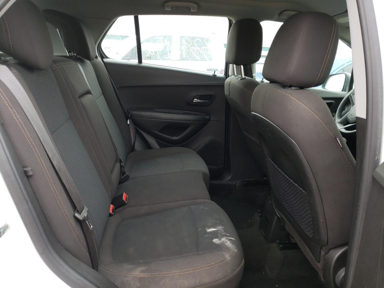 Photo 6 from auction – 2018 CHEVROLET TRAX LS with VIN KL7CJKSB7JB724467