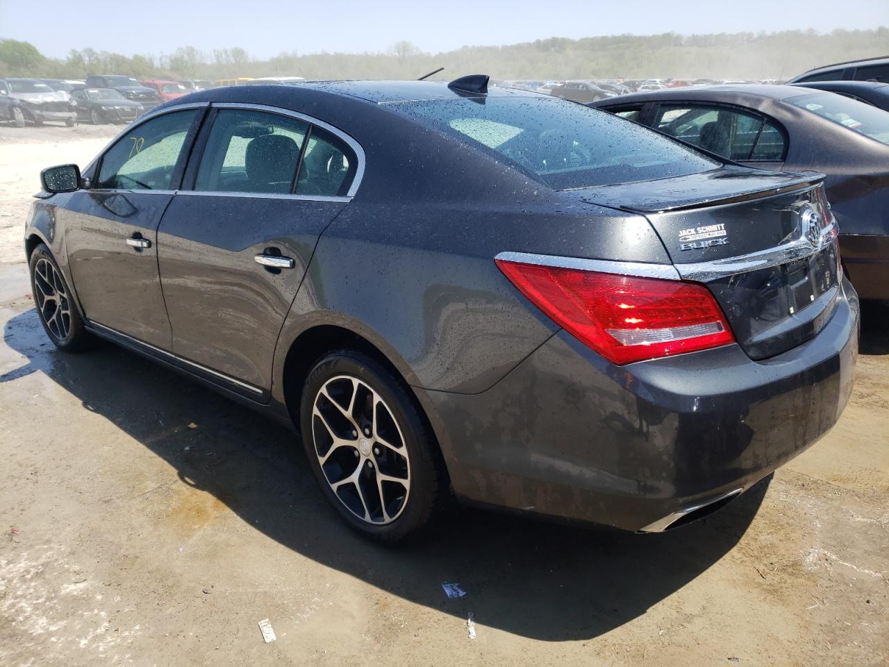 Photo 3 from auction – 2016 BUICK LACROSSE S with VIN 1G4G45G31GF229709