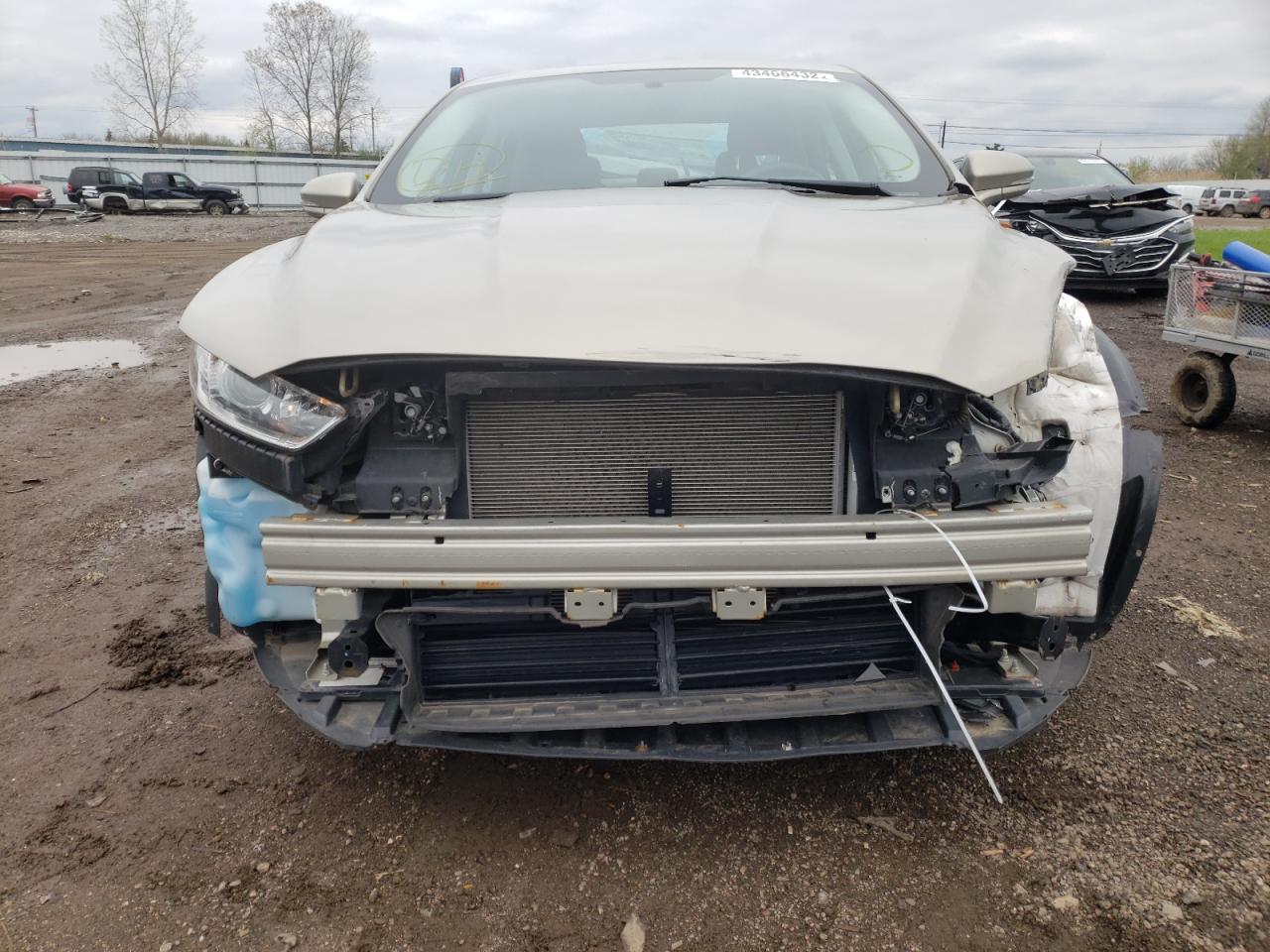 Photo 9 from auction – 2016 FORD FUSION SE with VIN 3FA6P0H74GR192188