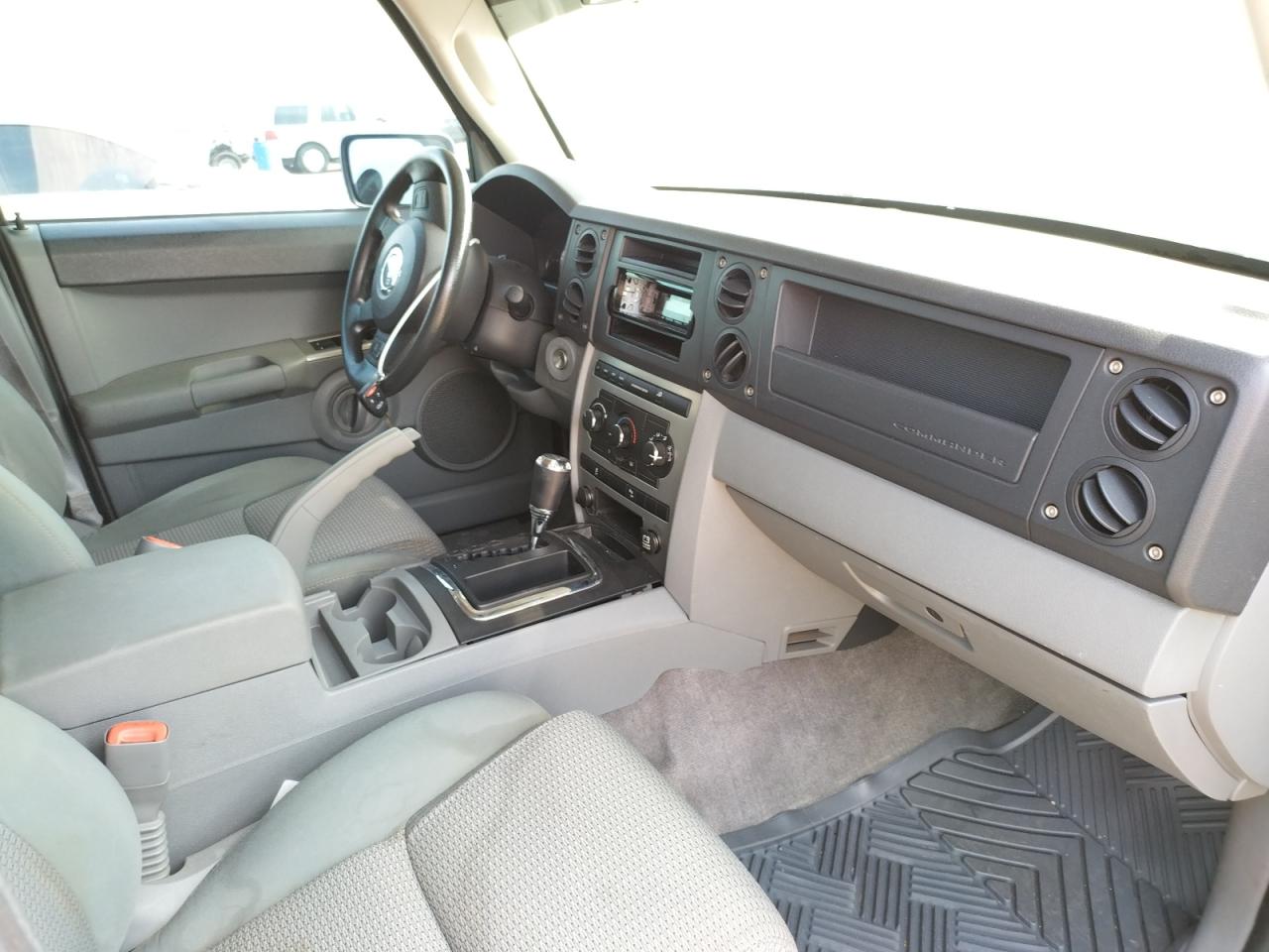 Photo 5 from auction – 2007 JEEP COMMANDER with VIN 1J8HH48KX7C612944