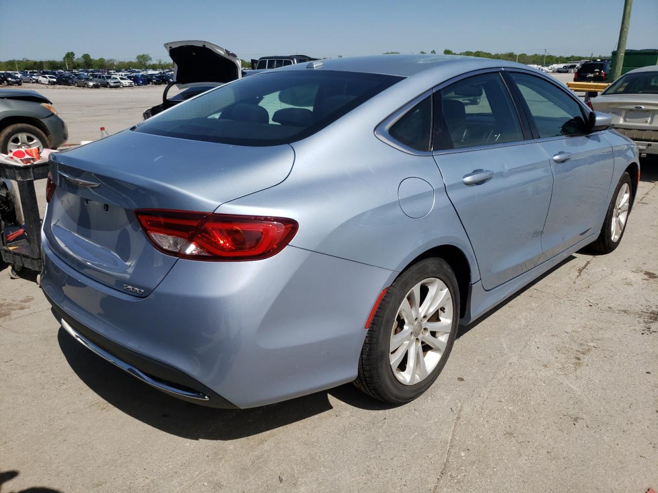Photo 4 from auction – 2015 CHRYSLER 200 LIMITE with VIN 1C3CCCABXFN759633