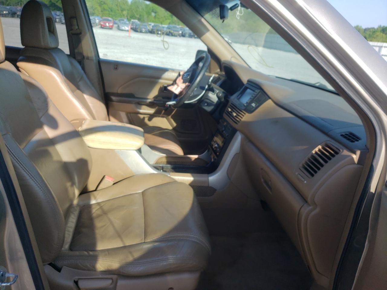 Photo 5 from auction – 2005 HONDA PILOT EXL with VIN 2HKYF18745H504859