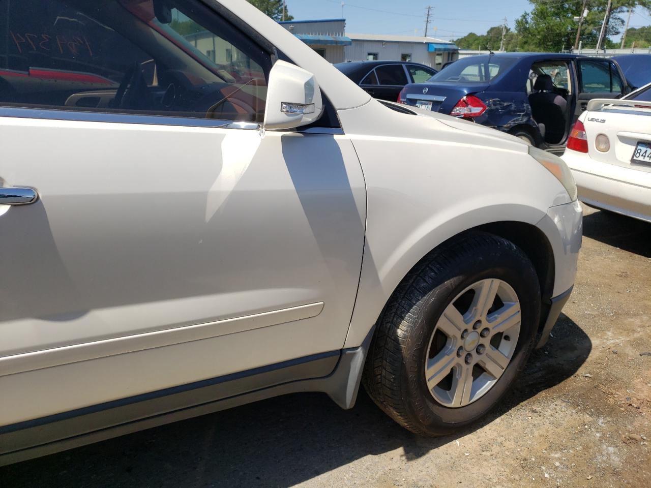 Photo 9 from auction – 2011 CHEVROLET TRAVERSE L with VIN 1GNKRGED3BJ157223