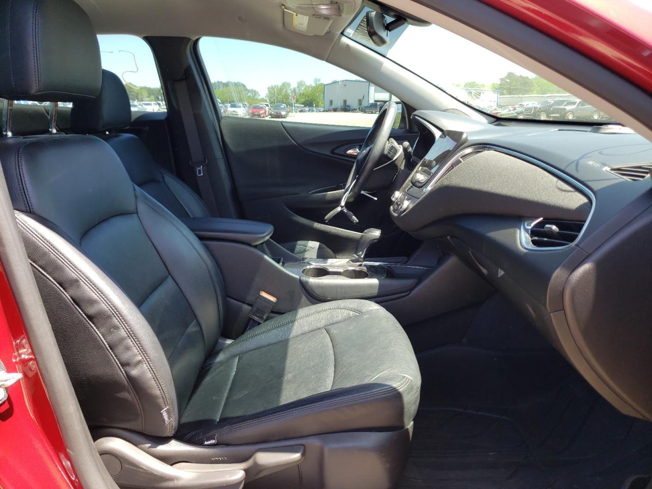Photo 5 from auction – 2018 CHEVROLET MALIBU LT with VIN 1G1ZD5ST7JF255767