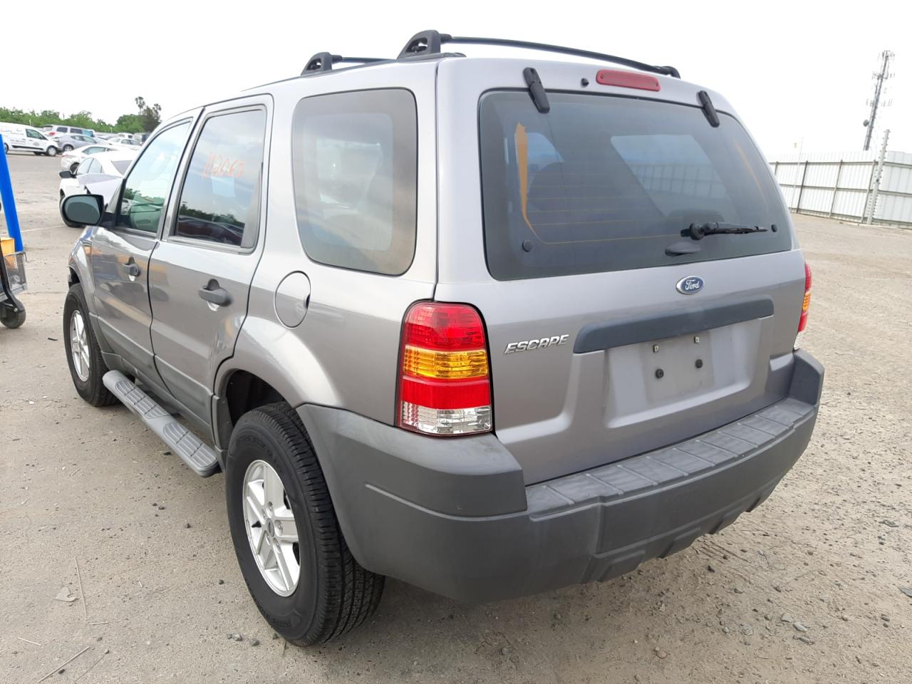 Photo 3 from auction – 2007 FORD ESCAPE XLS with VIN 1FMCU02Z17KA07806