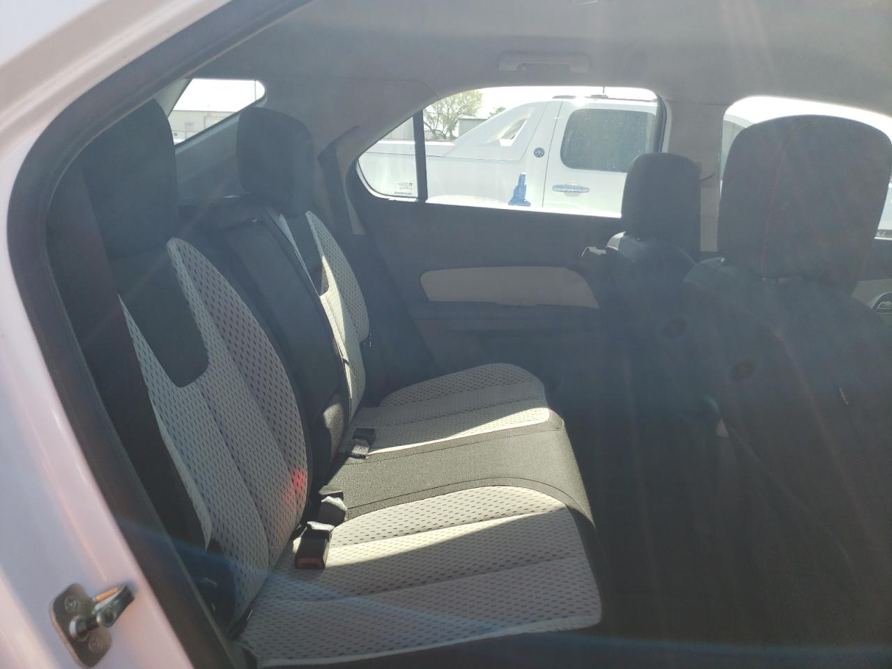 Photo 6 from auction – 2011 CHEVROLET EQUINOX LS with VIN 2CNALBEC4B6215042