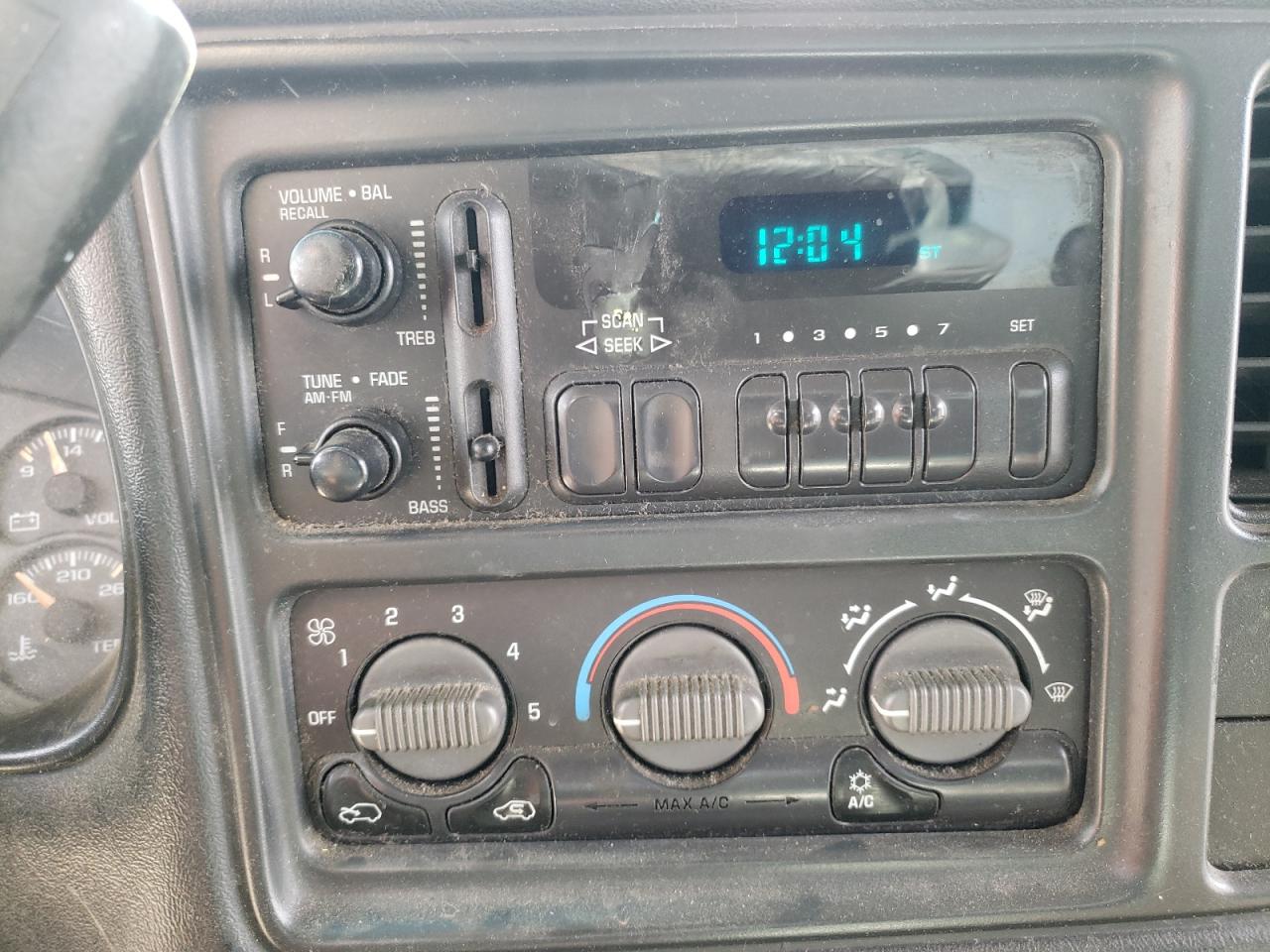 Photo 9 from auction – 2002 CHEVROLET SILVERADO with VIN 1GCHC29U72E259425