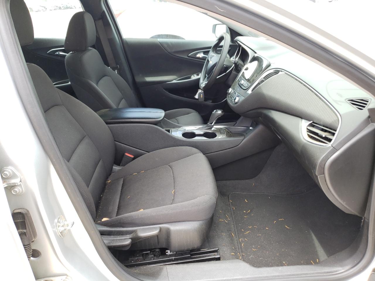 Photo 5 from auction – 2020 CHEVROLET MALIBU LT with VIN 1G1ZD5ST6LF094069