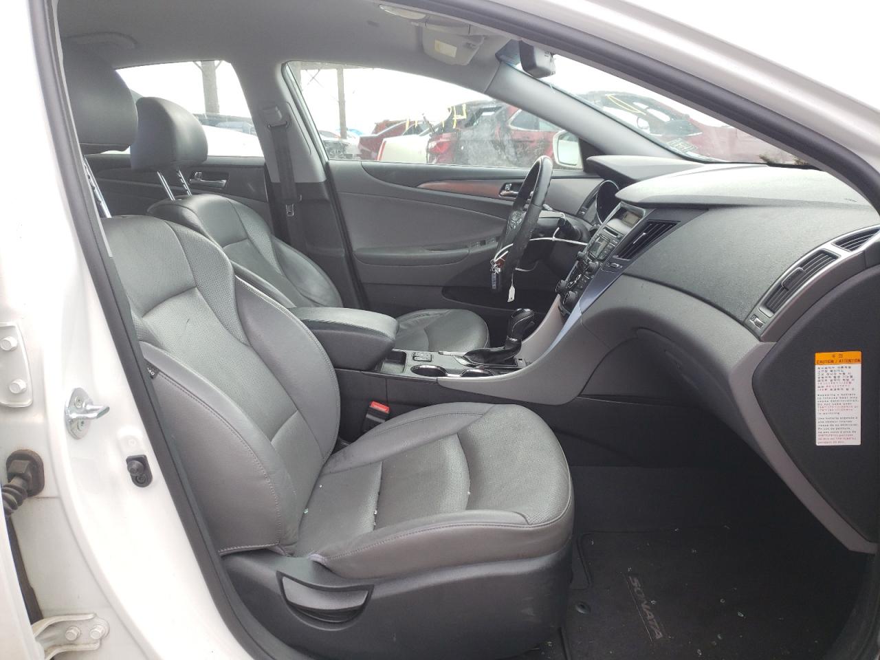 Photo 5 from auction – 2012 HYUNDAI SONATA HYB with VIN KMHEC4A49CA059919