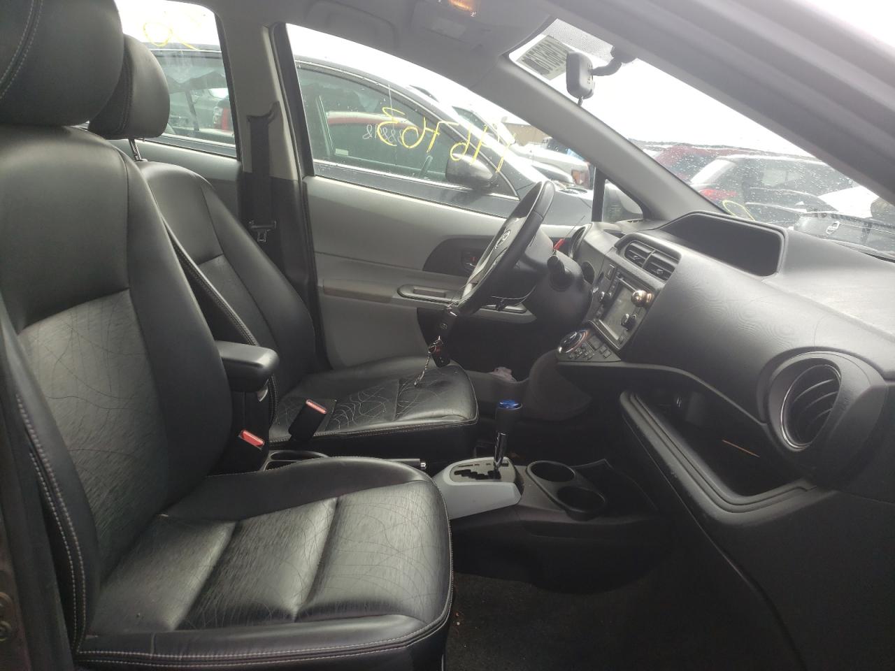 Photo 5 from auction – 2013 TOYOTA PRIUS C with VIN JTDKDTB39D1052619