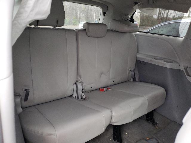 Photo 9 from auction – 2012 TOYOTA SIENNA XLE with VIN 5TDDK3DC5CS031313