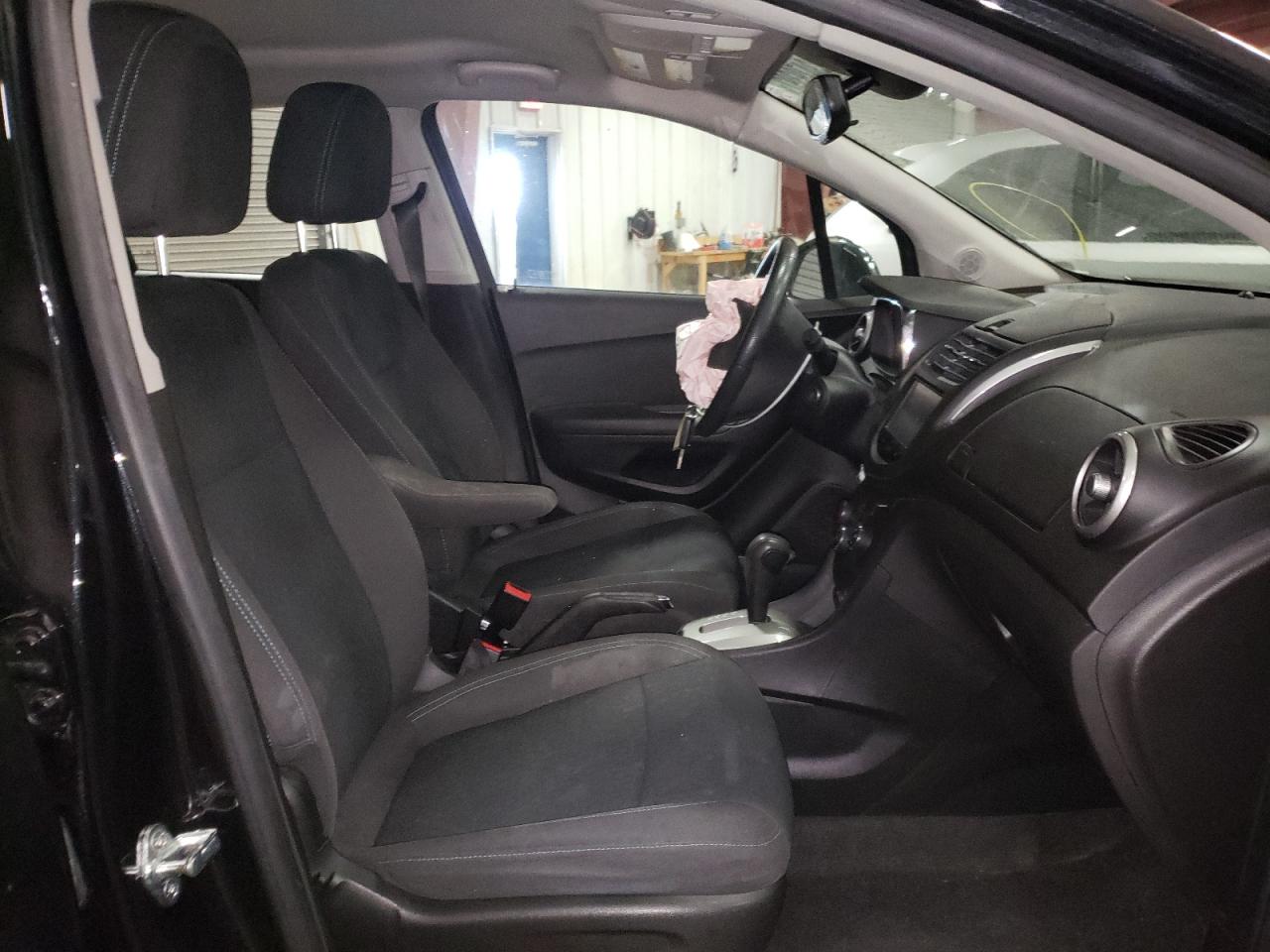 Photo 5 from auction – 2016 CHEVROLET TRAX LS with VIN KL7CJNSB9GB659552