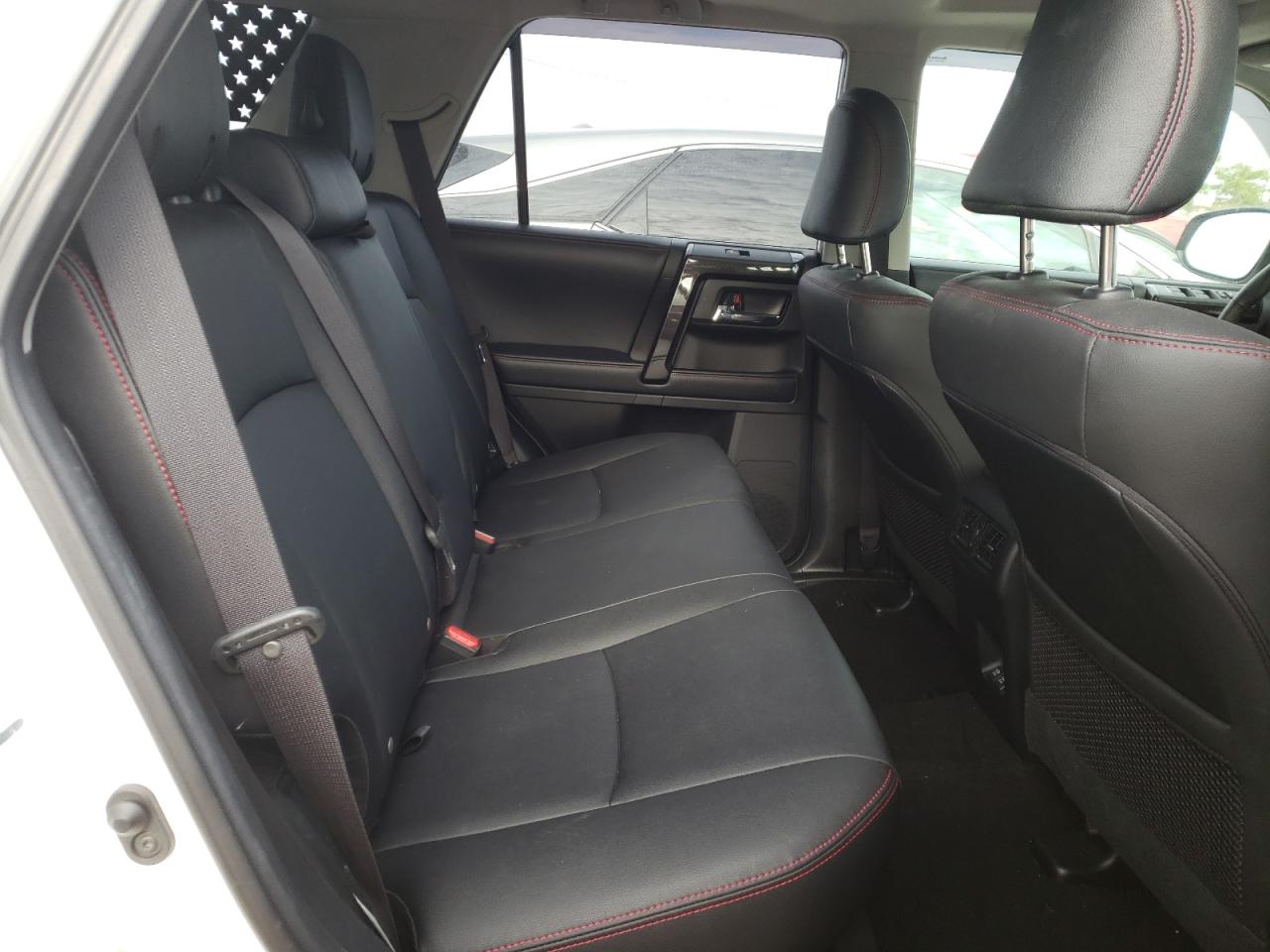 Photo 6 from auction – 2020 TOYOTA 4RUNNER SR with VIN JTEBU5JR0L5743672