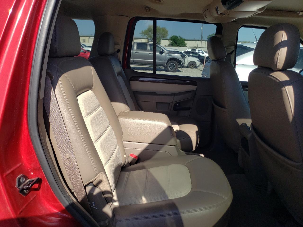 Photo 6 from auction – 2005 FORD EXPLORER E with VIN 1FMDU64K45UA45930