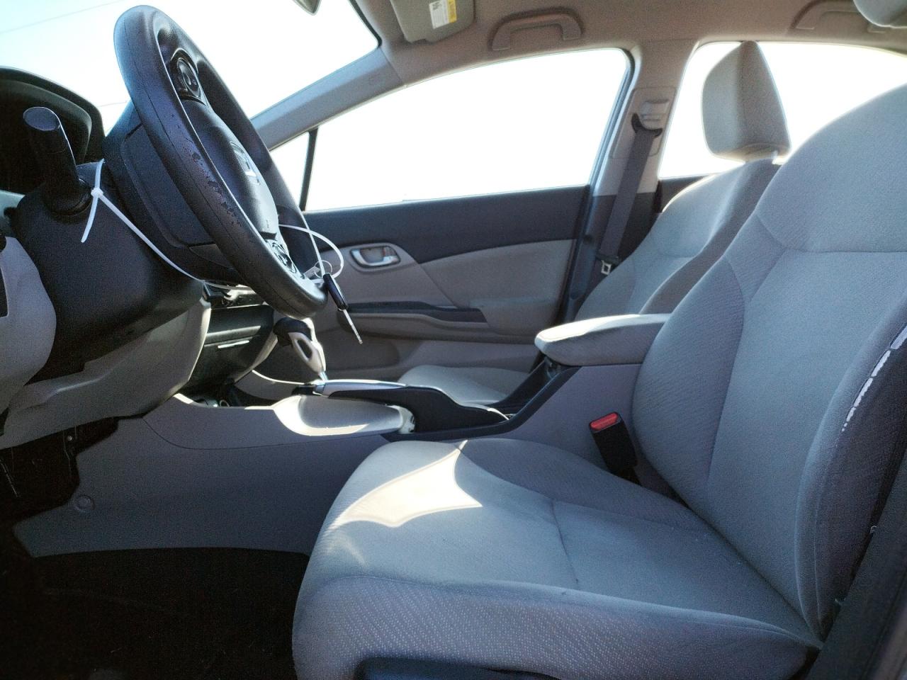 Photo 6 from auction – 2013 HONDA CIVIC LX with VIN 2HGFB2F55DH520183