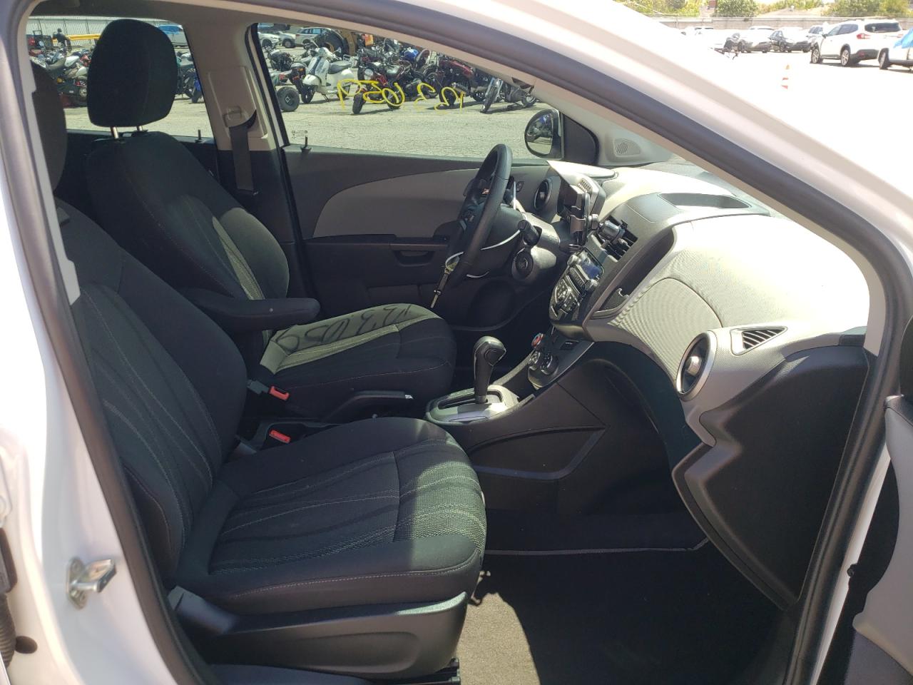 Photo 5 from auction – 2015 CHEVROLET SONIC LT with VIN 1G1JC6SH5F4121182