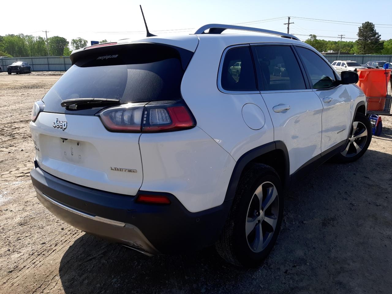 Photo 4 from auction – 2019 JEEP CHEROKEE L with VIN 1C4PJMDNXKD124099