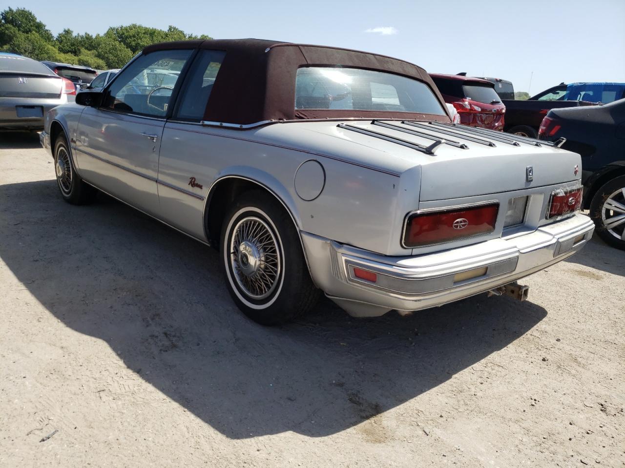 Photo 3 from auction – 1987 BUICK RIVIERA with VIN 1G4EZ1130HU406712