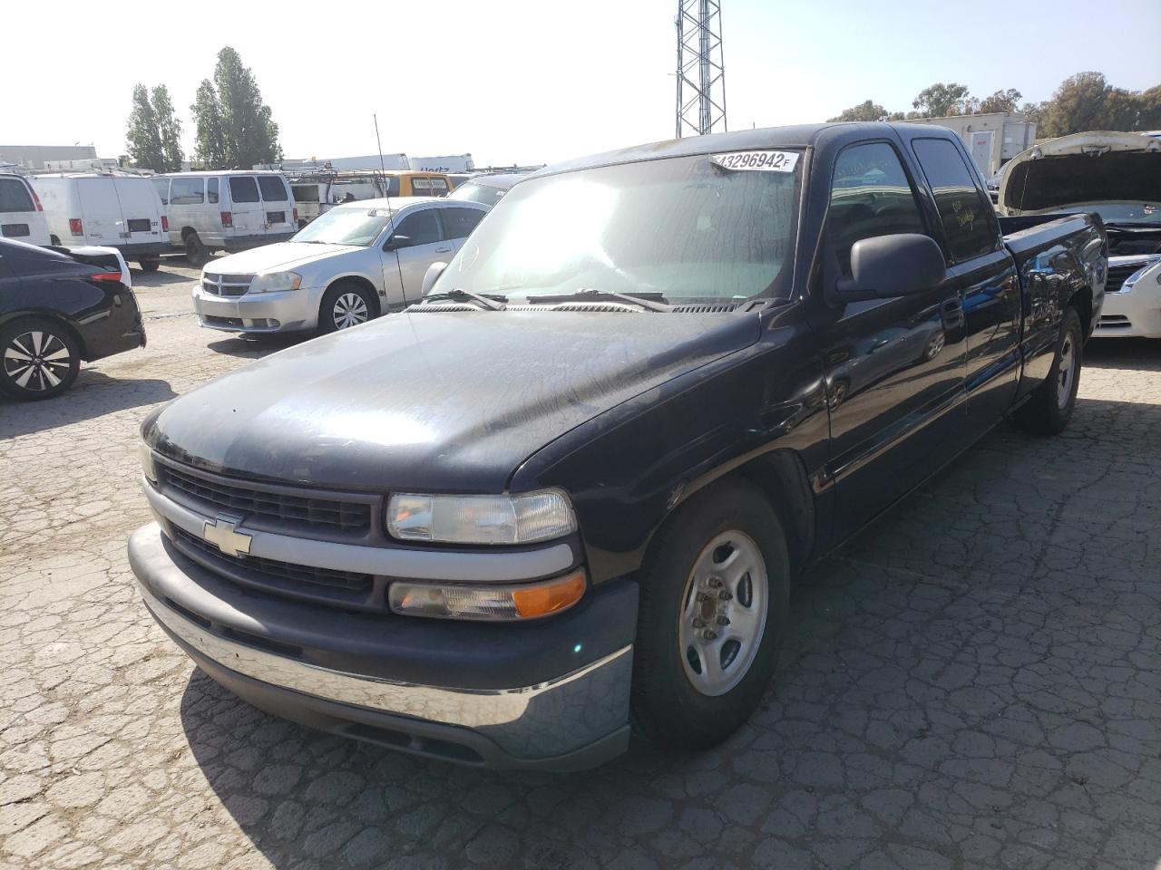 Photo 2 from auction – 2001 CHEVROLET SILVERADO with VIN 1GCEC19W91Z167724