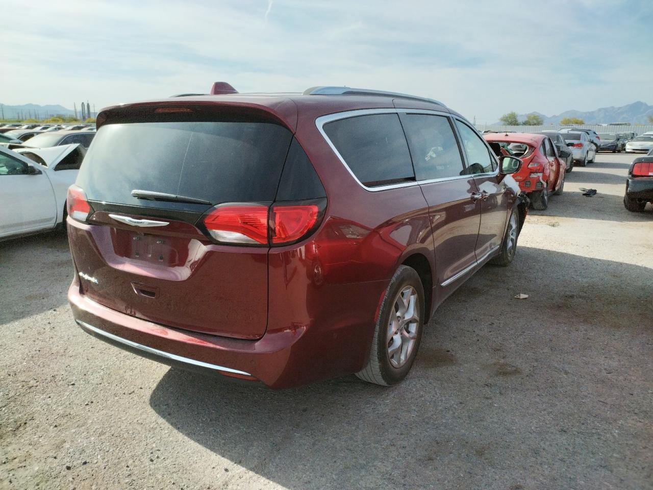 Photo 4 from auction – 2019 CHRYSLER PACIFICA T with VIN 2C4RC1BG2KR703509