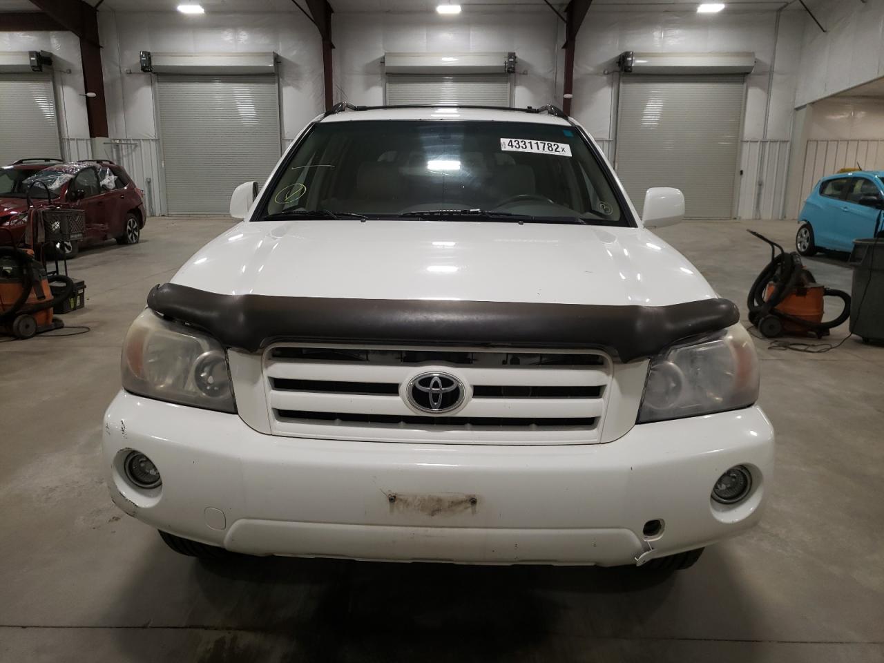 Photo 9 from auction – 2005 TOYOTA HIGHLANDER with VIN JTEEP21A150113883