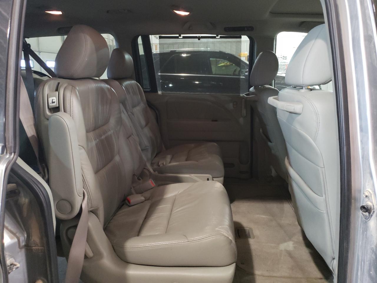 Photo 6 from auction – 2010 HONDA ODYSSEY EX with VIN 5FNRL3H67AB033458