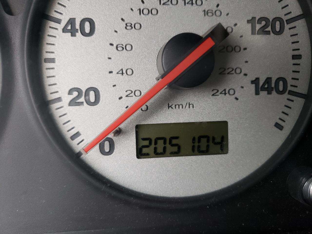 Photo 8 from auction – 2002 HONDA CIVIC LX with VIN 1HGES16502L033740