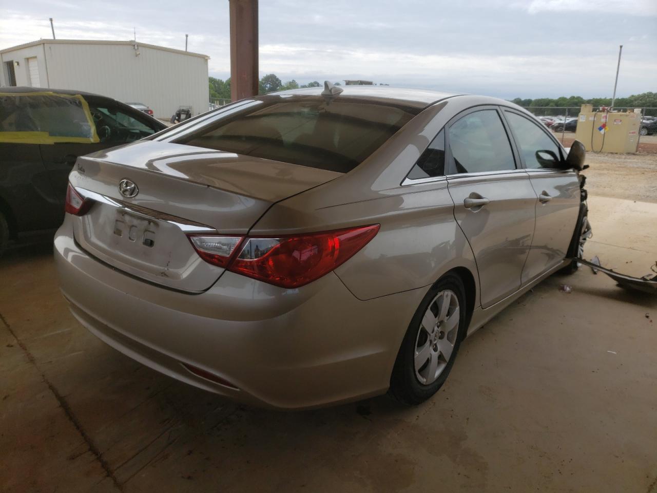 Photo 4 from auction – 2011 HYUNDAI SONATA GLS with VIN 5NPEB4AC6BH244676