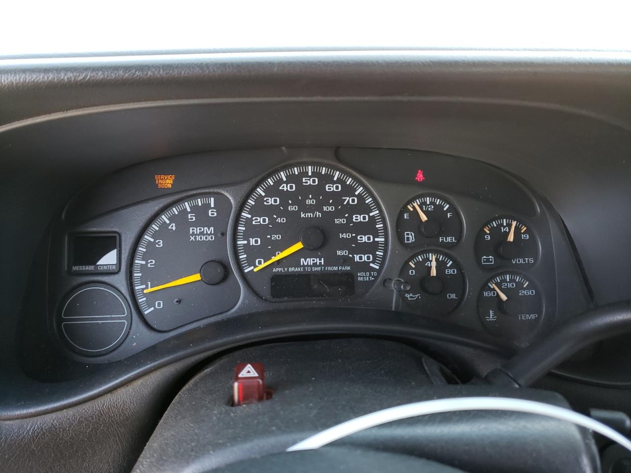 Photo 8 from auction – 2000 CHEVROLET SILVERADO with VIN 1GCEC14W9YZ257506