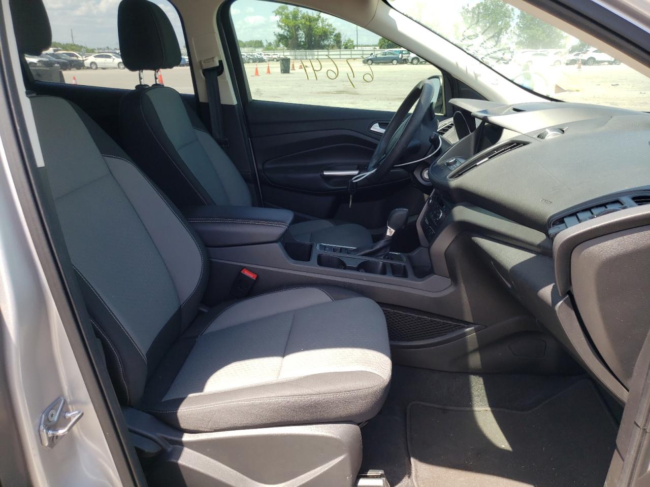 Photo 5 from auction – 2017 FORD ESCAPE SE with VIN 1FMCU0GD9HUC73156