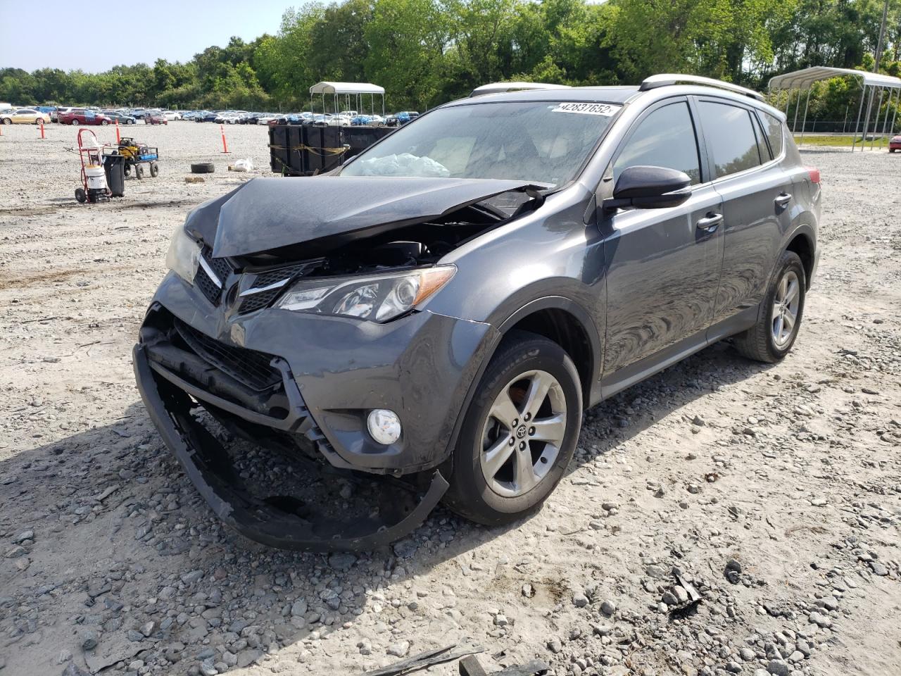 Photo 2 from auction – 2015 TOYOTA RAV4 XLE with VIN JTMWFREV2FD059179