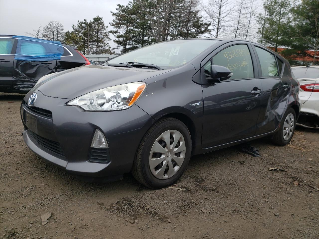 Photo 2 from auction – 2012 TOYOTA PRIUS C with VIN JTDKDTB34C1507116