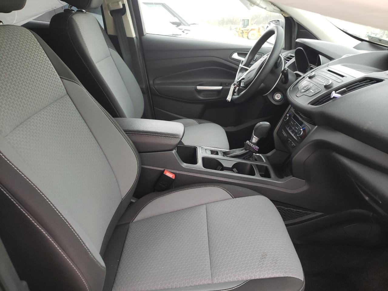 Photo 5 from auction – 2017 FORD ESCAPE SE with VIN 1FMCU9GD7HUB75893