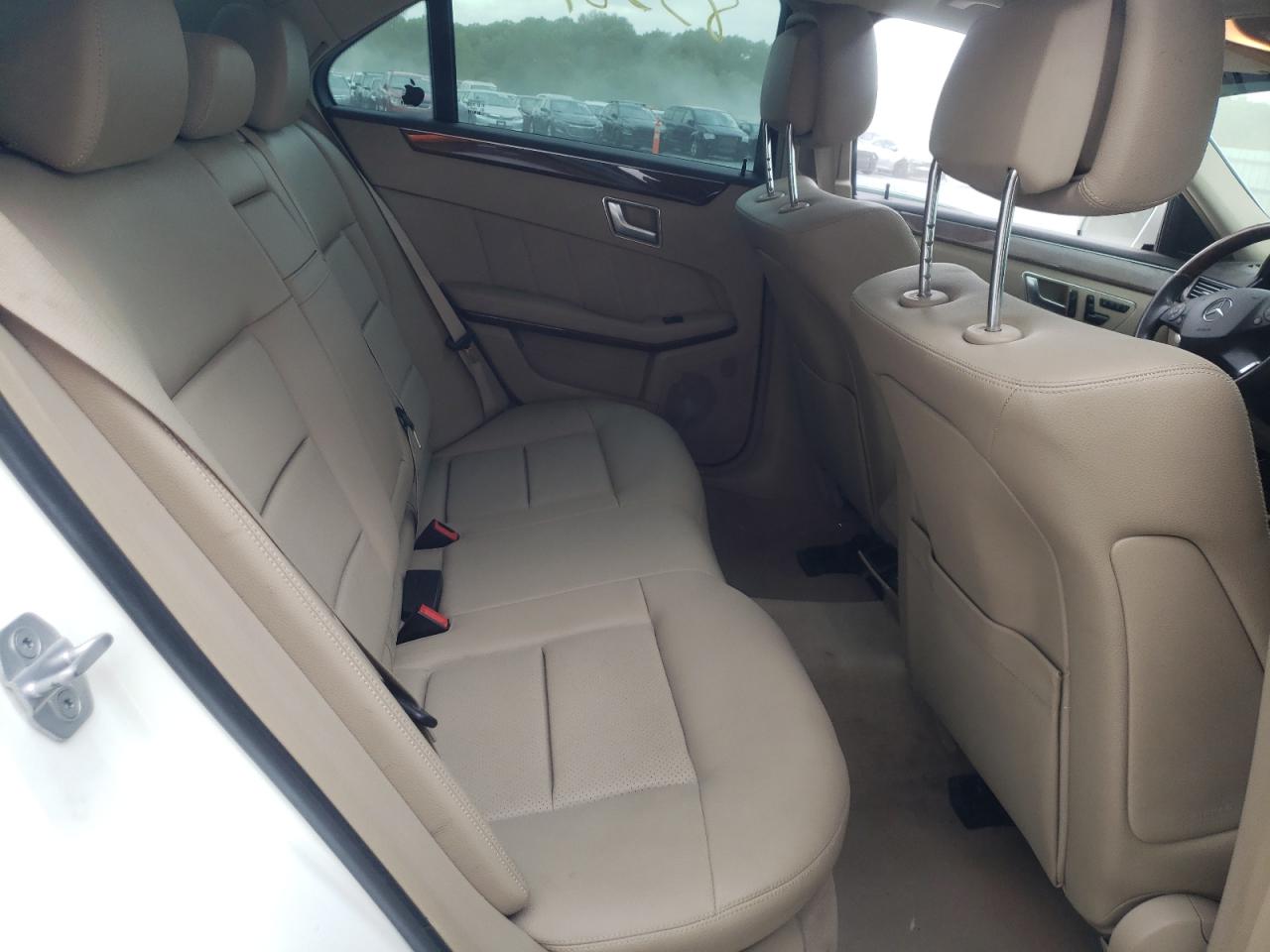 Photo 6 from auction – 2012 MERCEDES-BENZ E 350 with VIN WDDHF5KB9CA571438