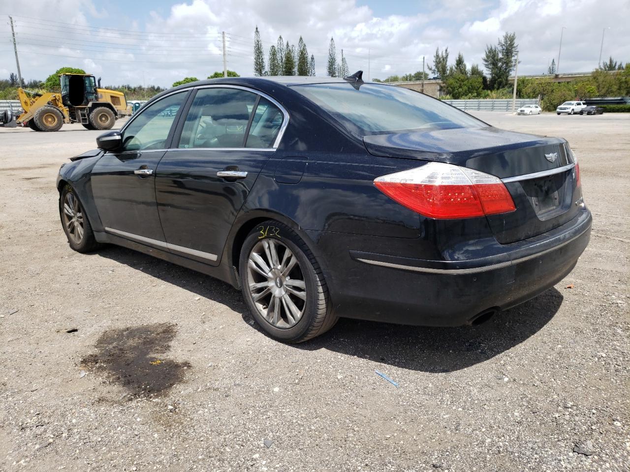 Photo 3 from auction – 2011 HYUNDAI GENESIS 4. with VIN KMHGC4DF1BU121008