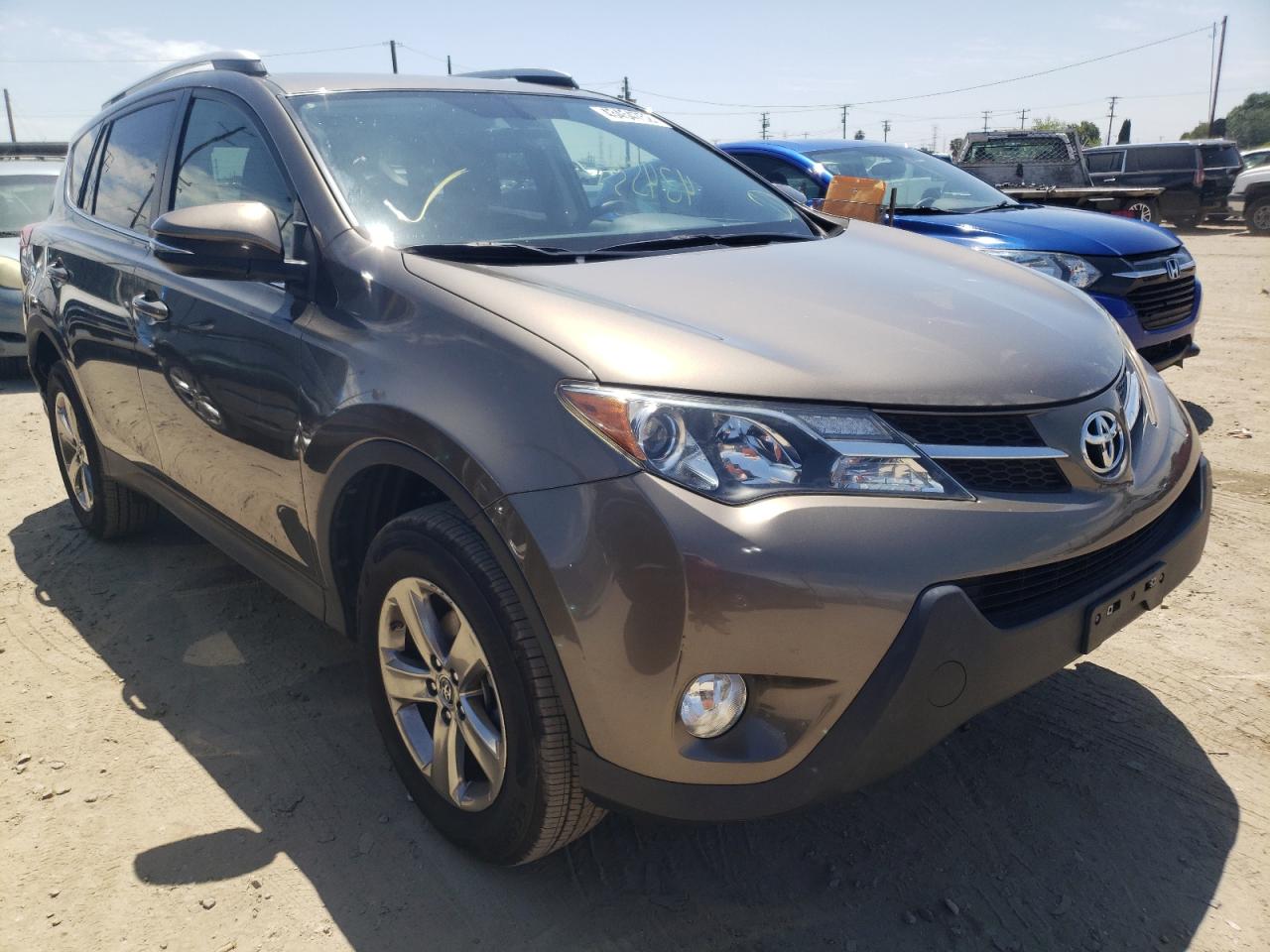 Photo 1 from auction – 2015 TOYOTA RAV4 XLE with VIN JTMWFREV5FD056549