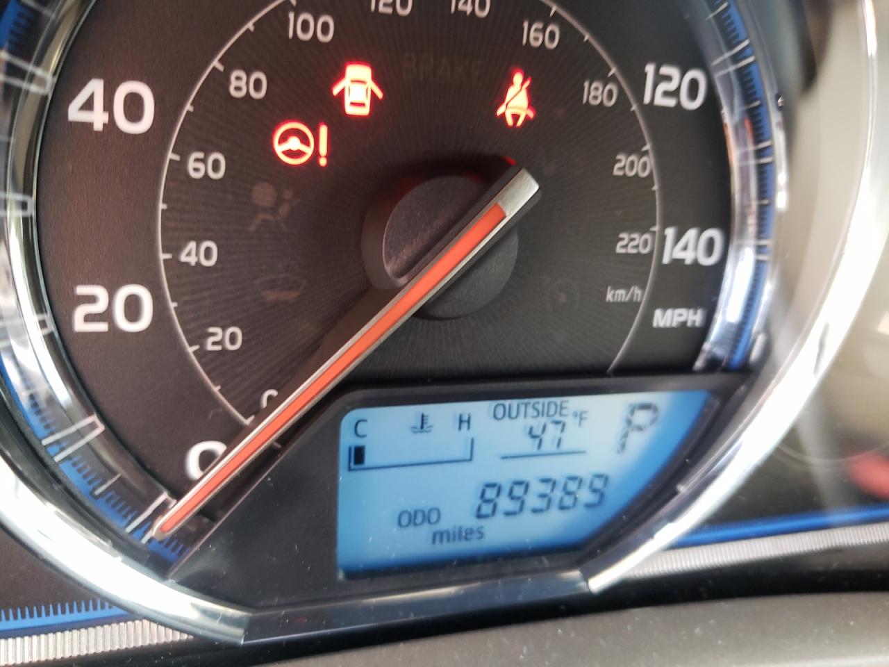 Photo 8 from auction – 2015 TOYOTA RAV4 LIMIT with VIN JTMDFREV5FD127305